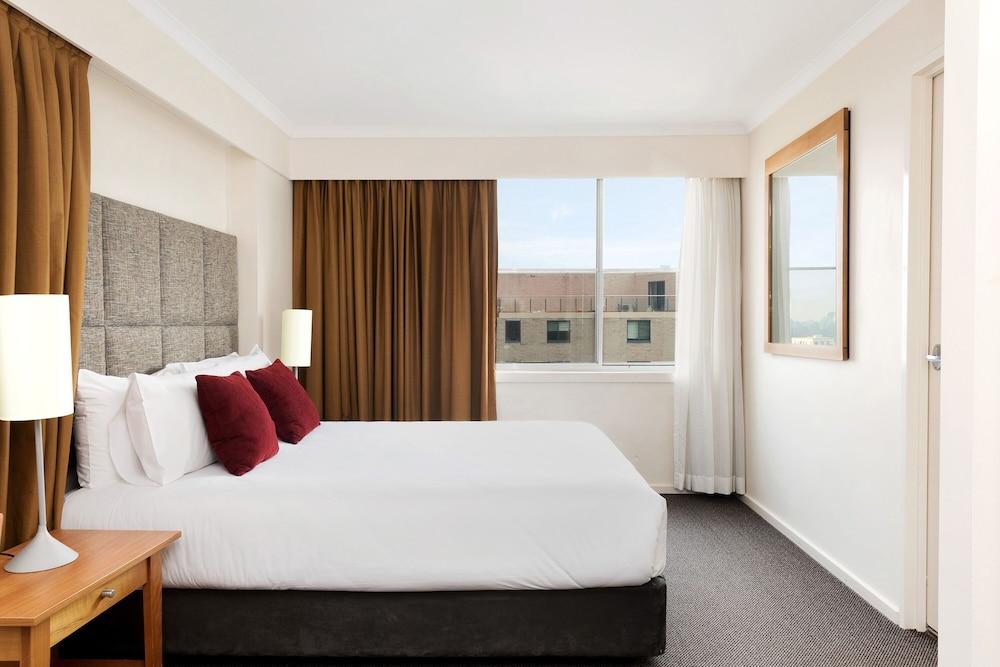 Mantra On Northbourne Aparthotel Canberra Buitenkant foto