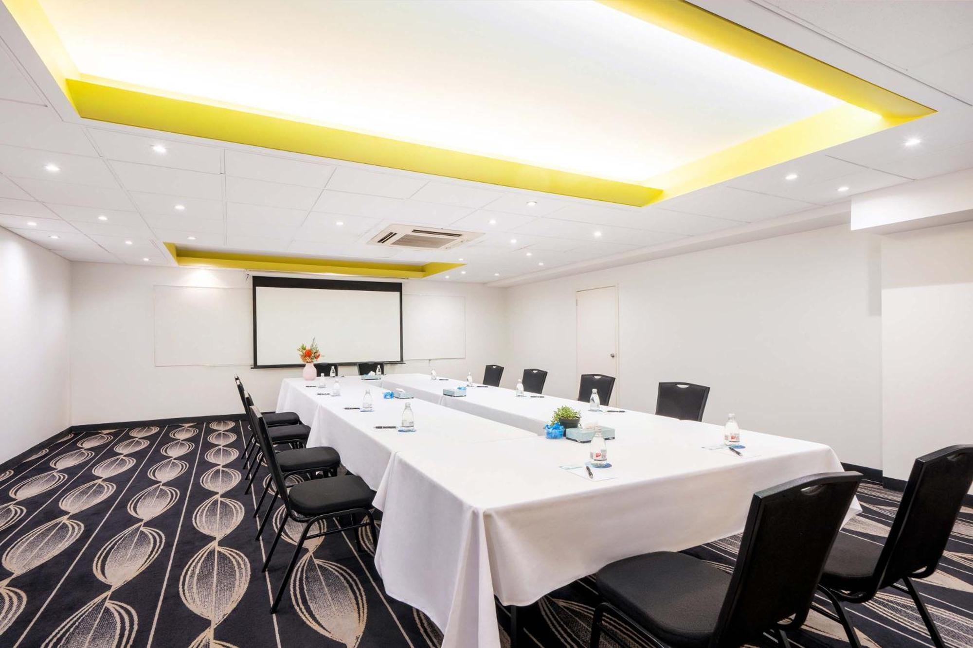 Mantra On Northbourne Aparthotel Canberra Buitenkant foto