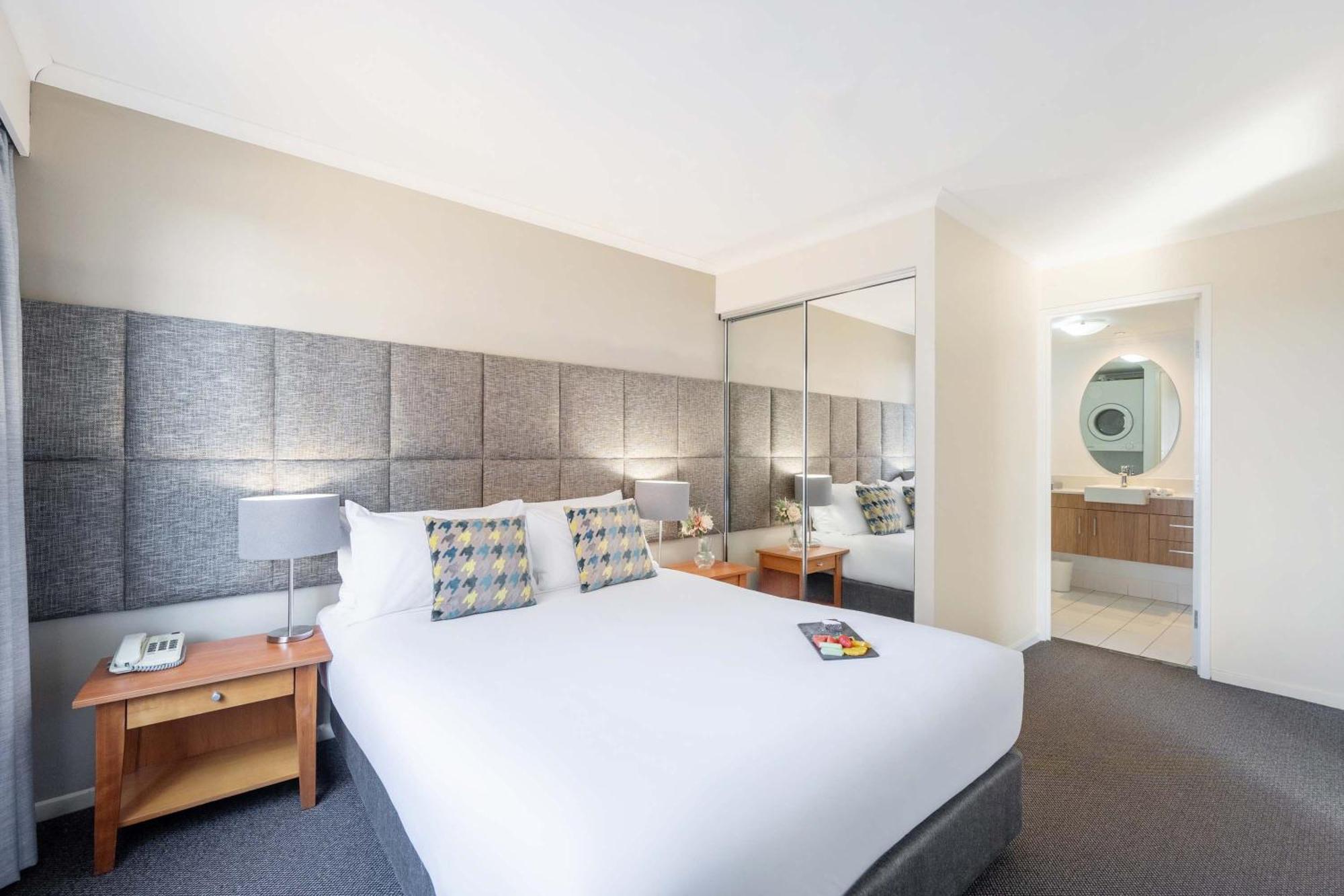 Mantra On Northbourne Aparthotel Canberra Buitenkant foto