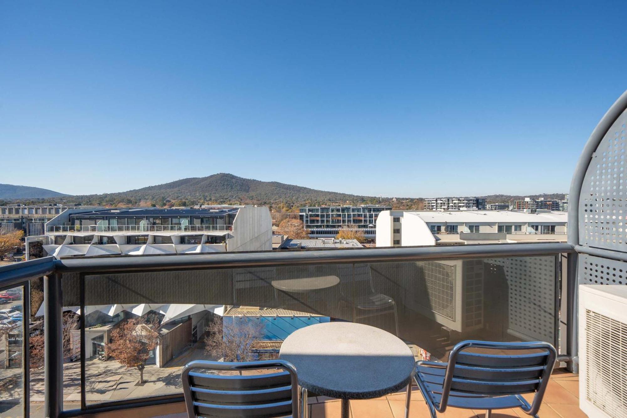 Mantra On Northbourne Aparthotel Canberra Buitenkant foto